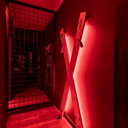 Secret Love Bdsm & Spa Poznan Exterior photo