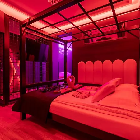 Secret Love Bdsm & Spa Poznan Exterior photo