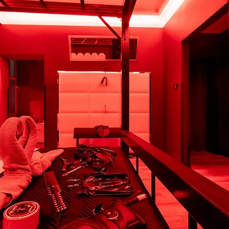 Secret Love Bdsm & Spa Poznan Exterior photo